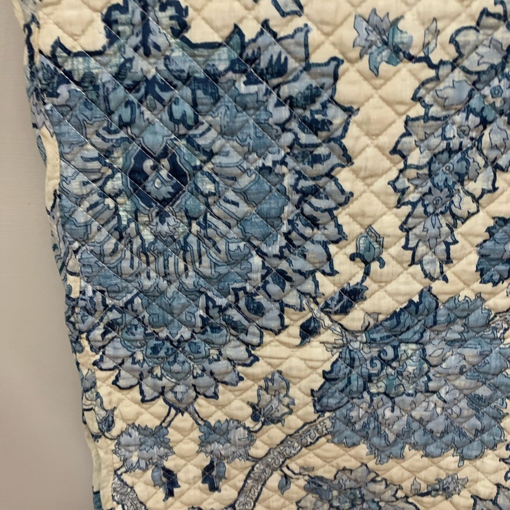 Waverly Table runner - Picture 2 of 3